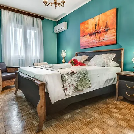Sotanella Apartment *